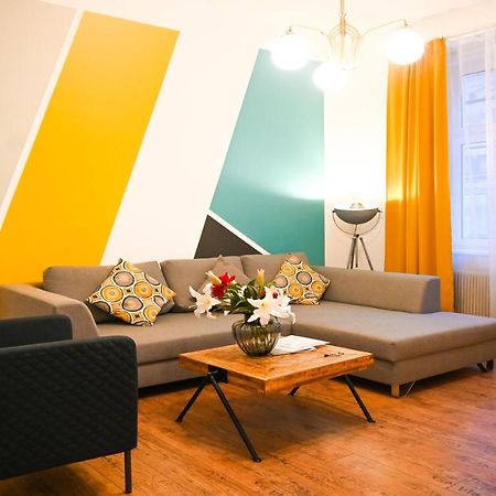 Modern Apartment Wiener Stadthalle Bagian luar foto