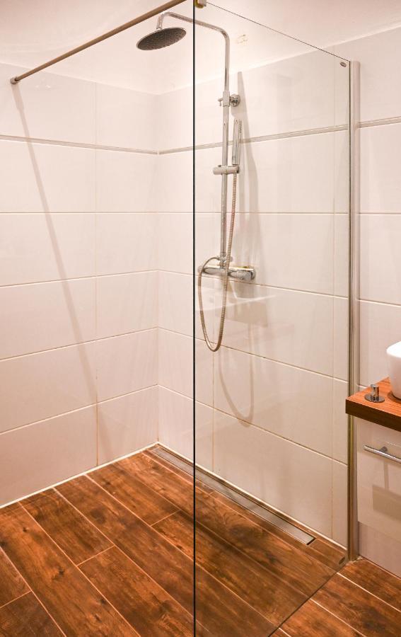 Modern Apartment Wiener Stadthalle Bagian luar foto