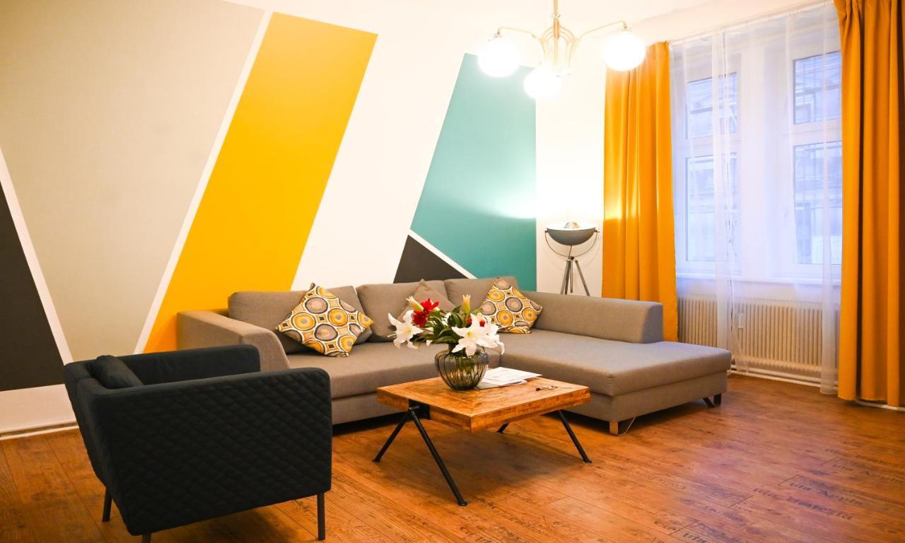 Modern Apartment Wiener Stadthalle Bagian luar foto