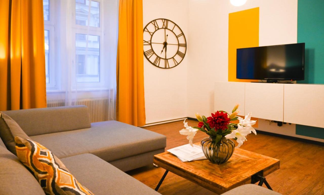 Modern Apartment Wiener Stadthalle Bagian luar foto
