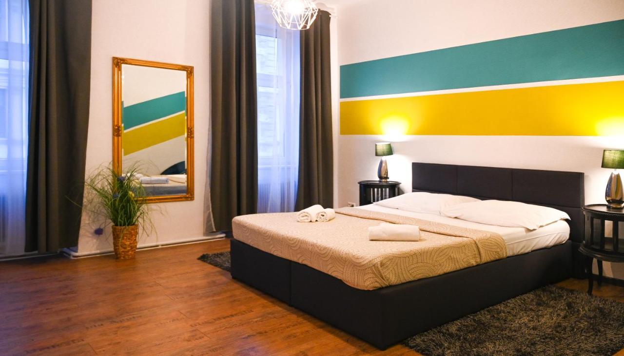 Modern Apartment Wiener Stadthalle Bagian luar foto