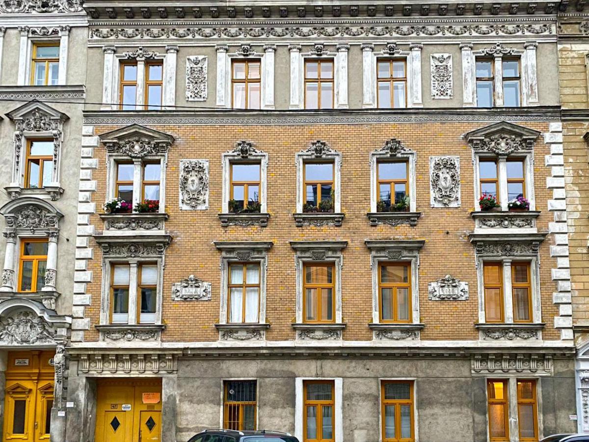 Modern Apartment Wiener Stadthalle Bagian luar foto