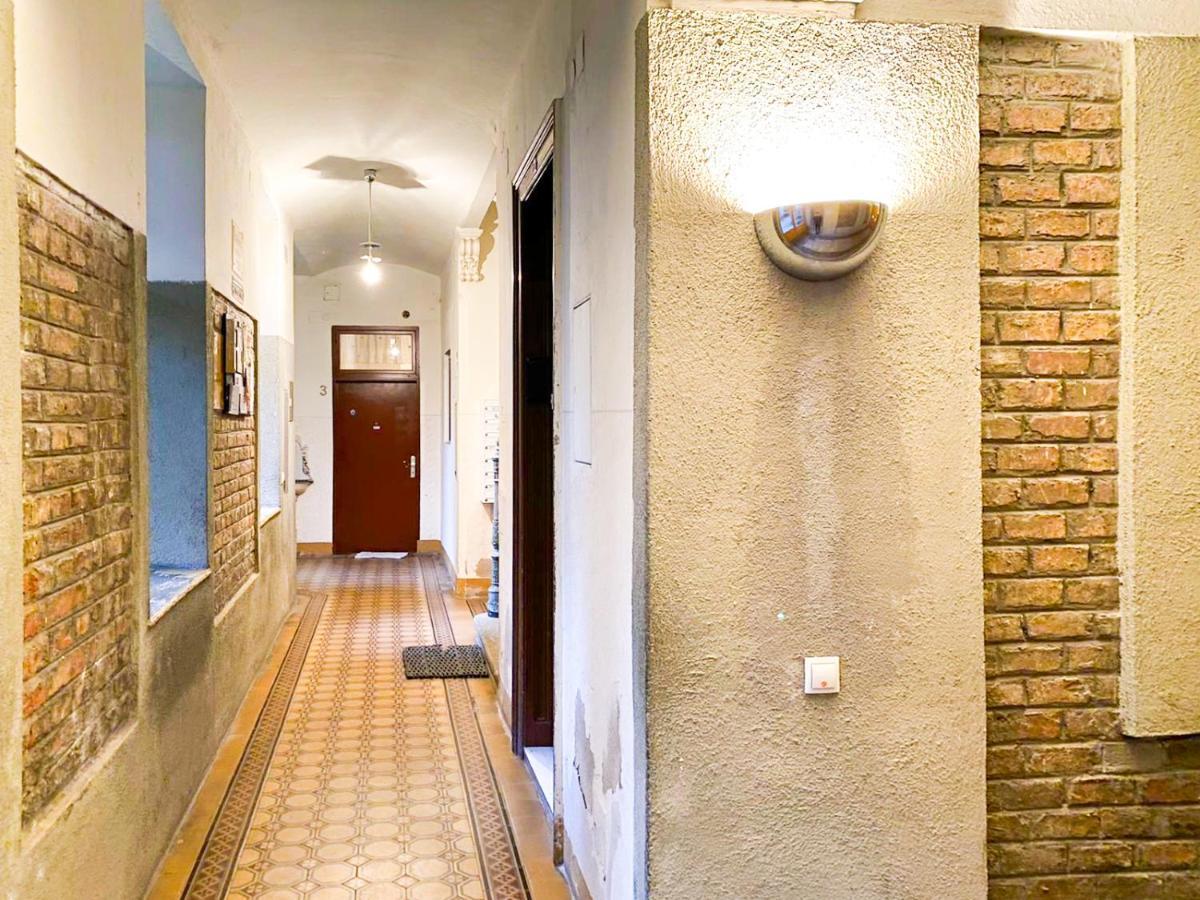 Modern Apartment Wiener Stadthalle Bagian luar foto